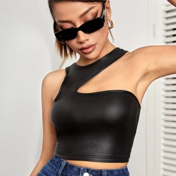 Blusa Corta ajustada Comoda En Cuerina
