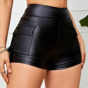 Shorts Cuerina con Pretina Alta y Bolsillos Cargo