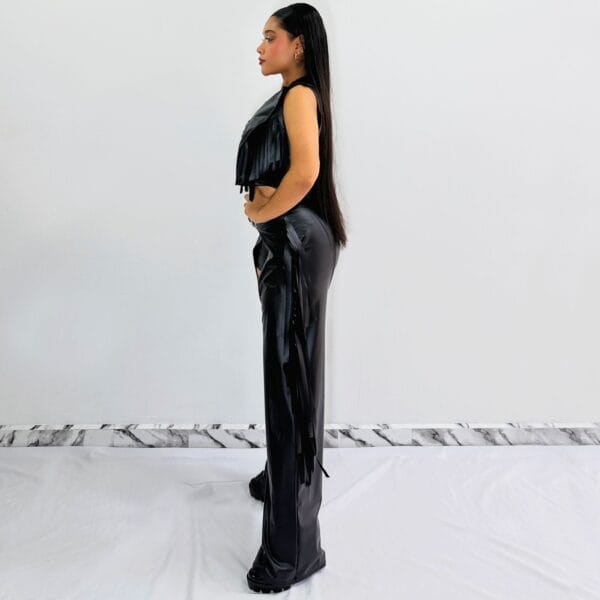 Conjunto estilo vaquero en cuerina con flecos - Image 4