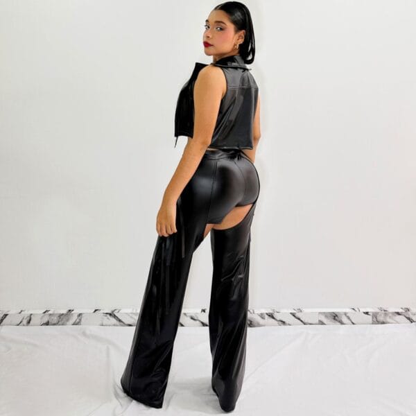 Conjunto estilo vaquero en cuerina con flecos - Image 3