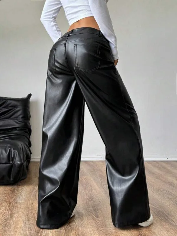 Pantalon Ancho Elegante en Cuerina Con Bolsillos - Image 2