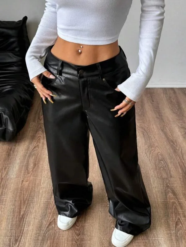 Pantalon Ancho Elegante en Cuerina Con Bolsillos - Image 4
