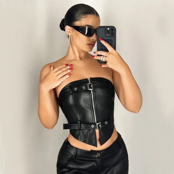 Blusa Corta Ajustada con cierre y Hebillas