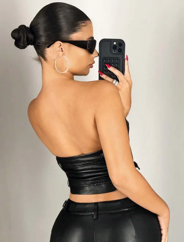 Blusa Corta Ajustada con cierre y Hebillas - Image 2