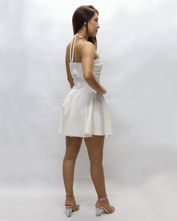 Vestido Corto Acampanado en Cuerina Dama - Image 2