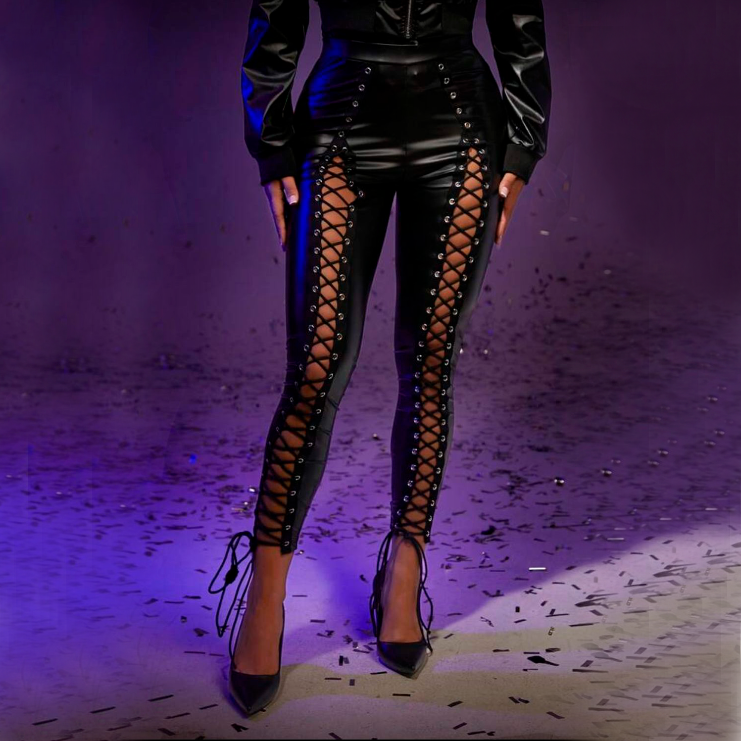 Leggins Cuerina Ajustado al Cuerpo con Aberturas