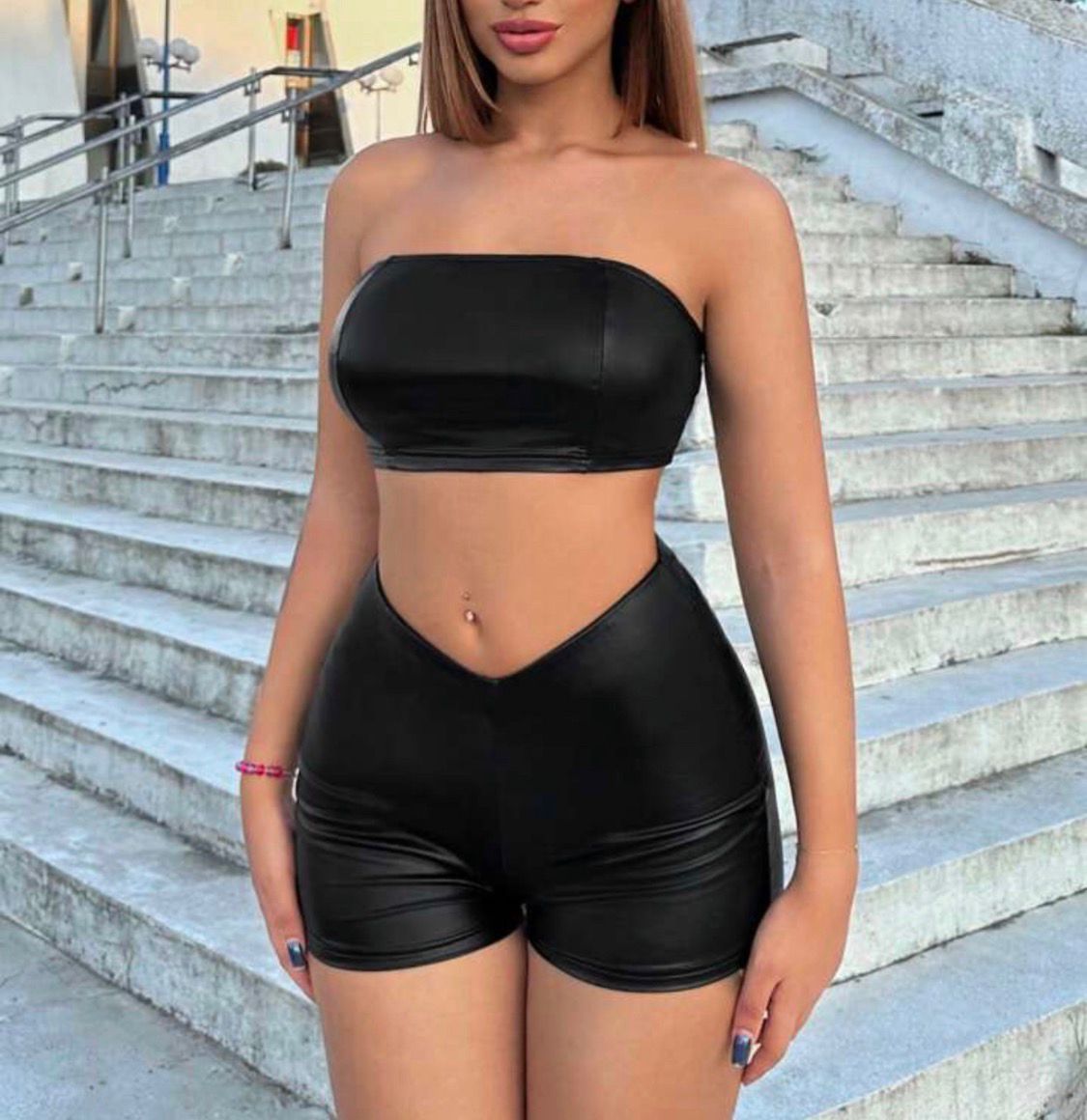 Conjunto Sexy con Short Corto Ajustado y Top