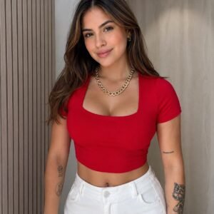 Blusa Corta en Polilicra con Escote Cuadrado